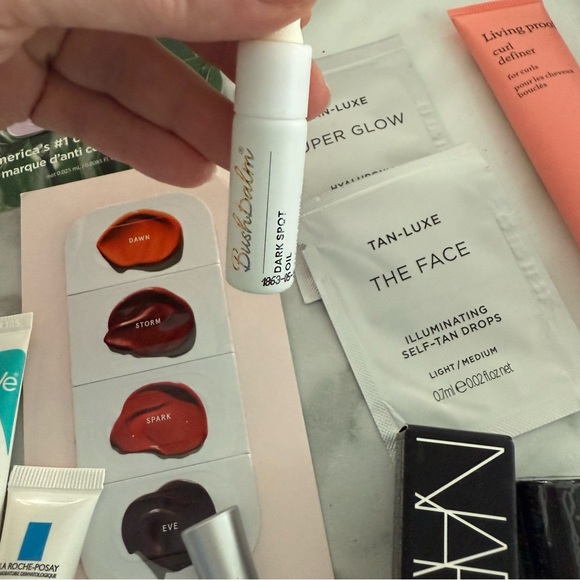 Beauty Sample Set - Picture 5 of 5